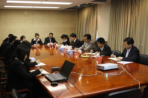 座谈会由培训部主任杨宝祥主持,培训部全体员工参加了座谈.